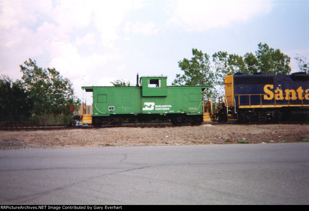 BN Caboose #12606